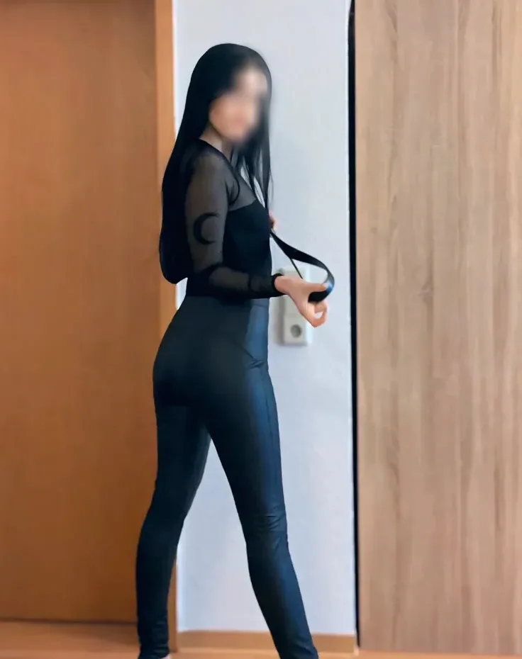 Fiona, 29