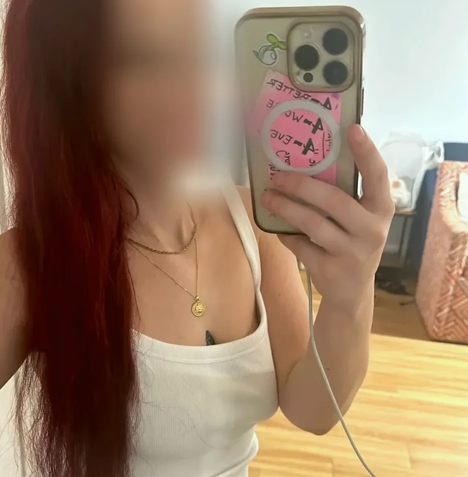 Kira, 28