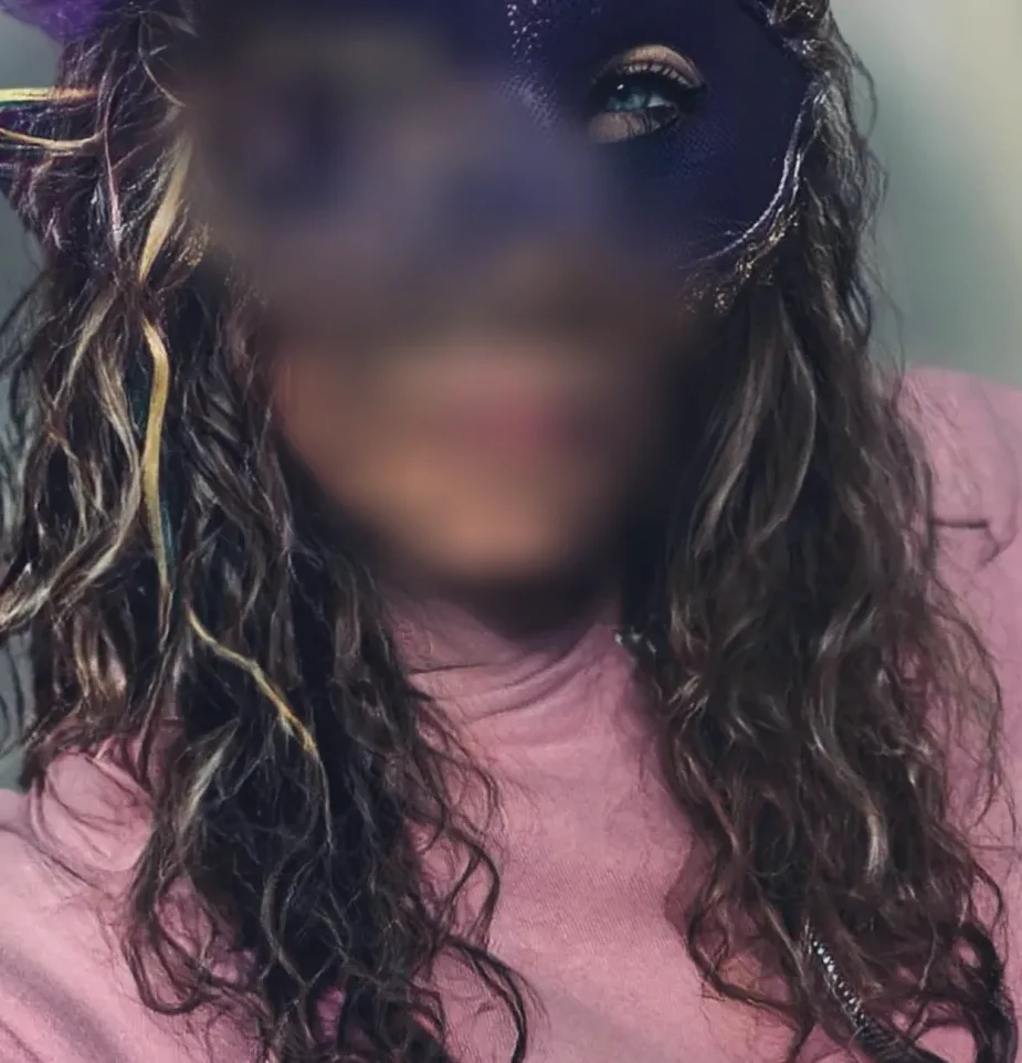 Lilly, 31