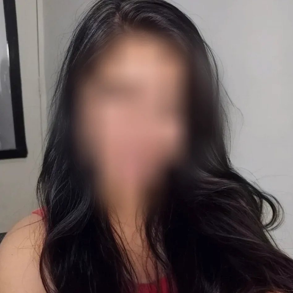 Sarah, 21
